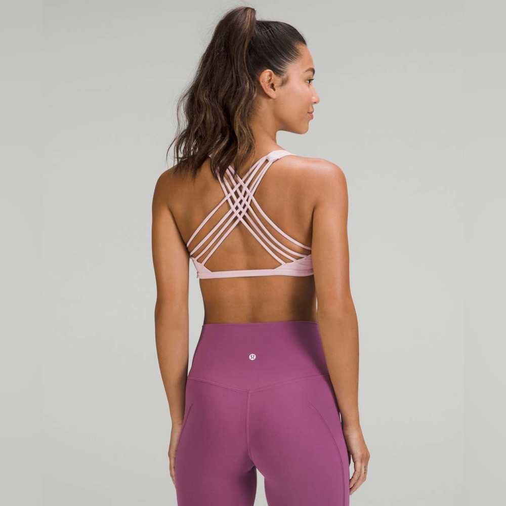 LULULEMON SPORTS BRA SIZE 4